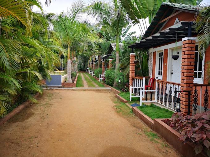 Plumeria Resort Kushalnagar Luaran gambar